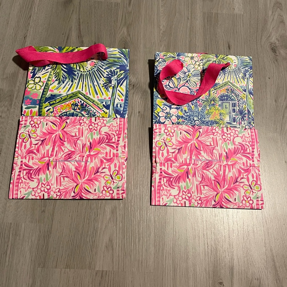 Set of two Lilly Pulitzer gift bags 🌺 - Picture 2 of 4